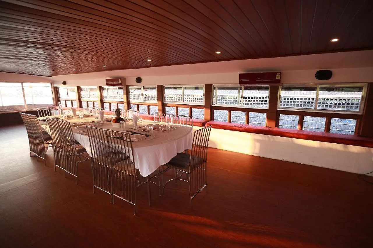Beach Paradise Day Cruise Houseboat Alappuzha Botel