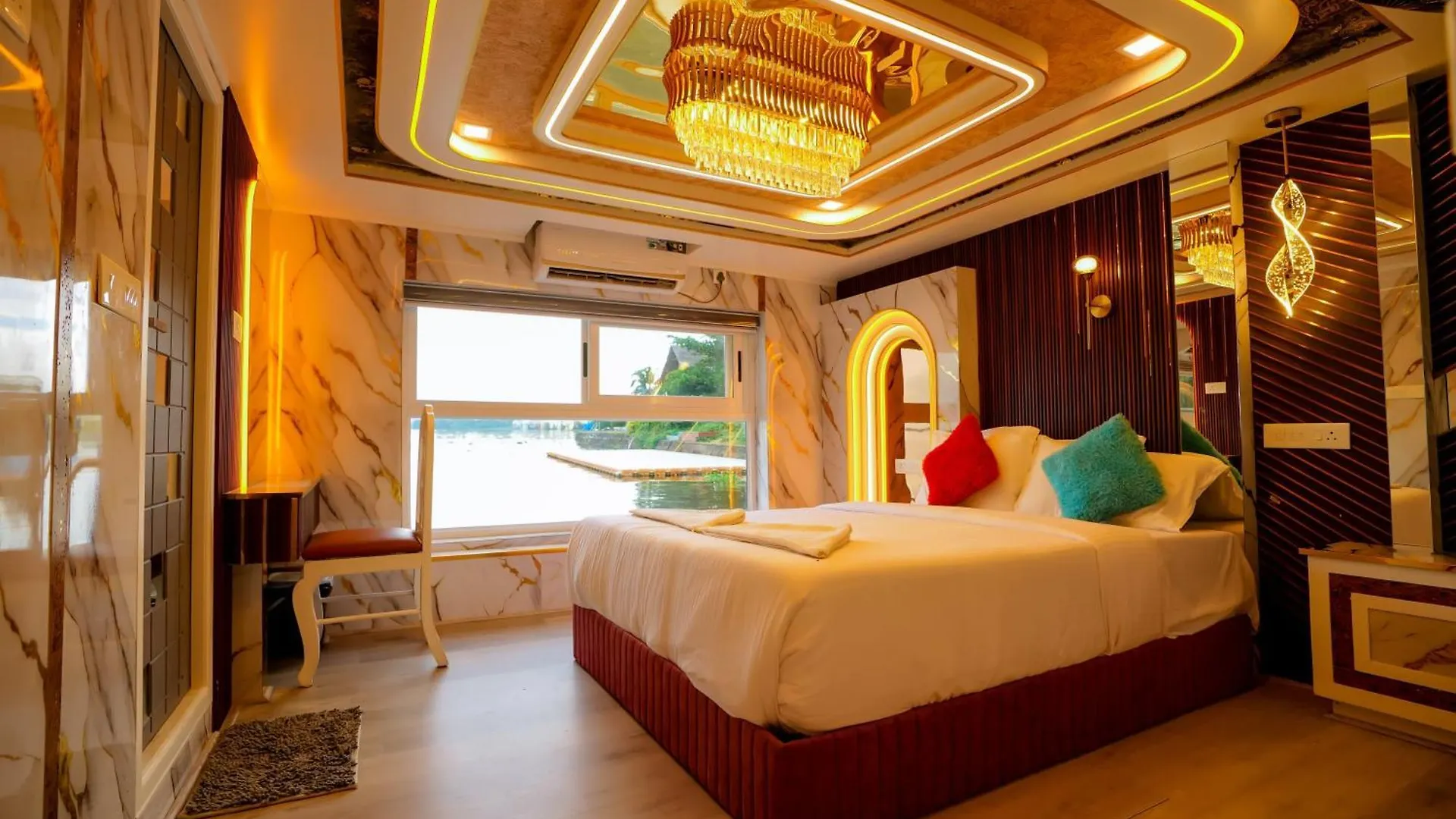 Beach Paradise Day Cruise Houseboat Alappuzha