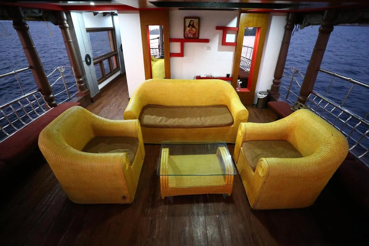 *** Botel Beach Paradise Day Cruise Houseboat Alappuzha India