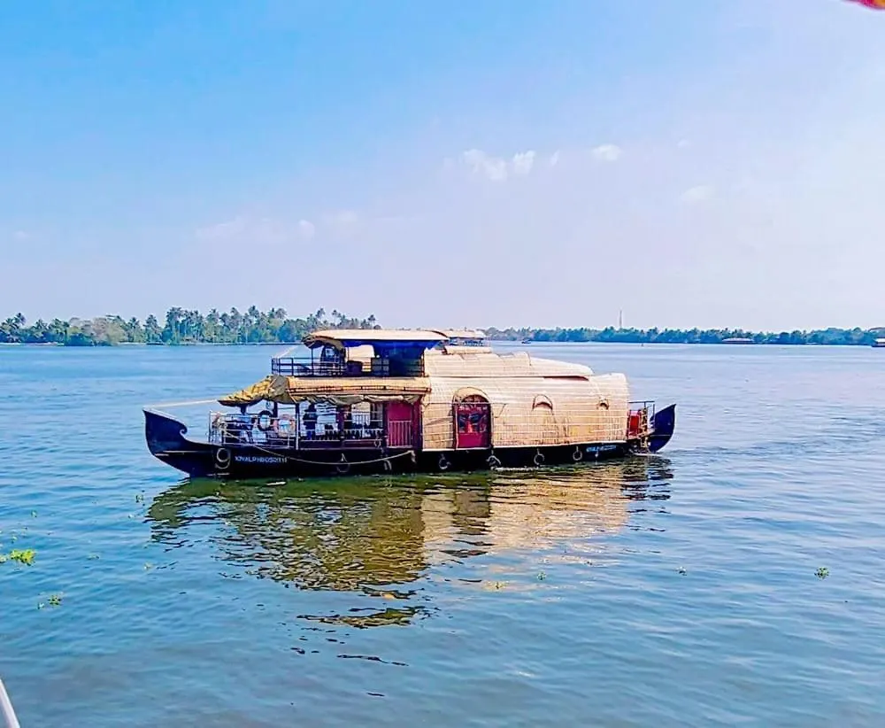 Beach Paradise Day Cruise Houseboat Alappuzha India