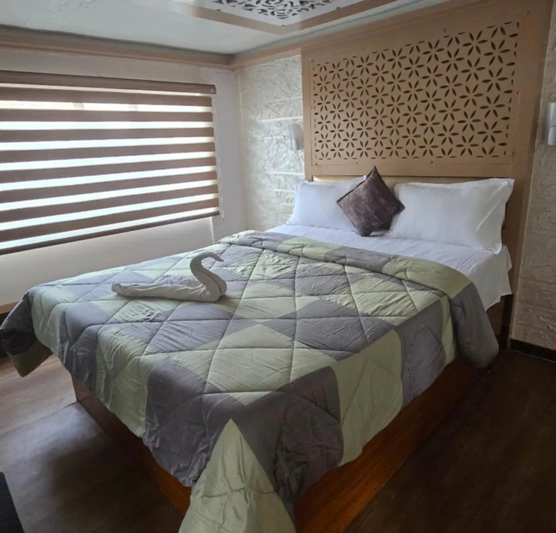 Beach Paradise Day Cruise Houseboat Alappuzha