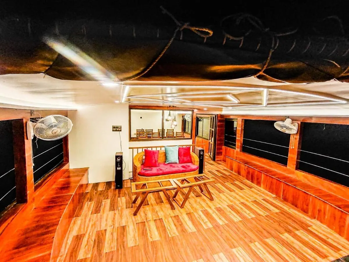 Beach Paradise Day Cruise Houseboat Alappuzha Botel