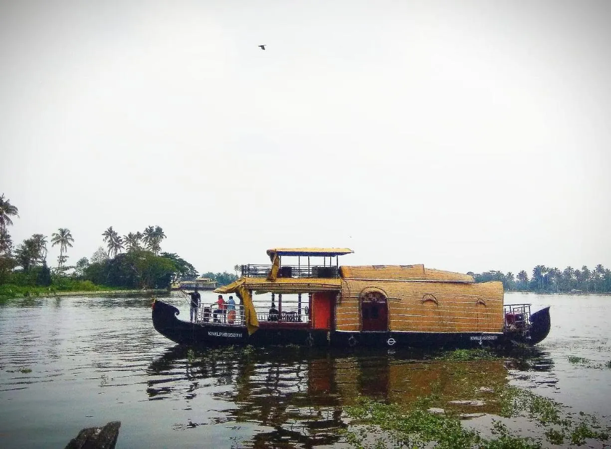 Beach Paradise Day Cruise Houseboat Alappuzha 3*,  Indie