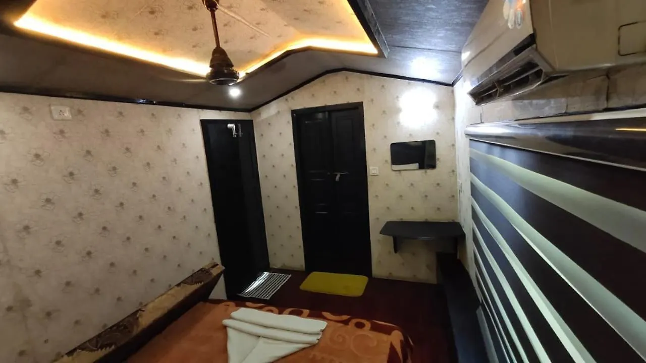 Beach Paradise Day Cruise Houseboat Alappuzha 3*,