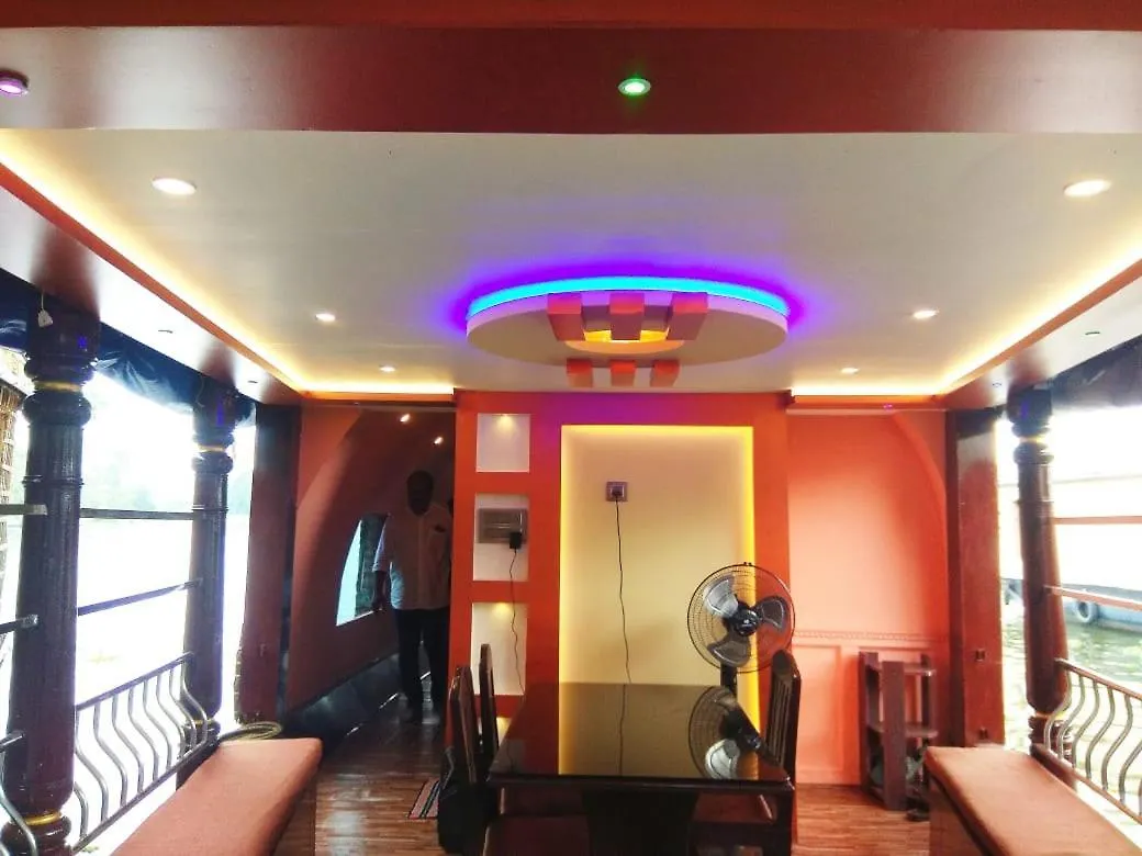 *** Botel Beach Paradise Day Cruise Houseboat Alappuzha Indie