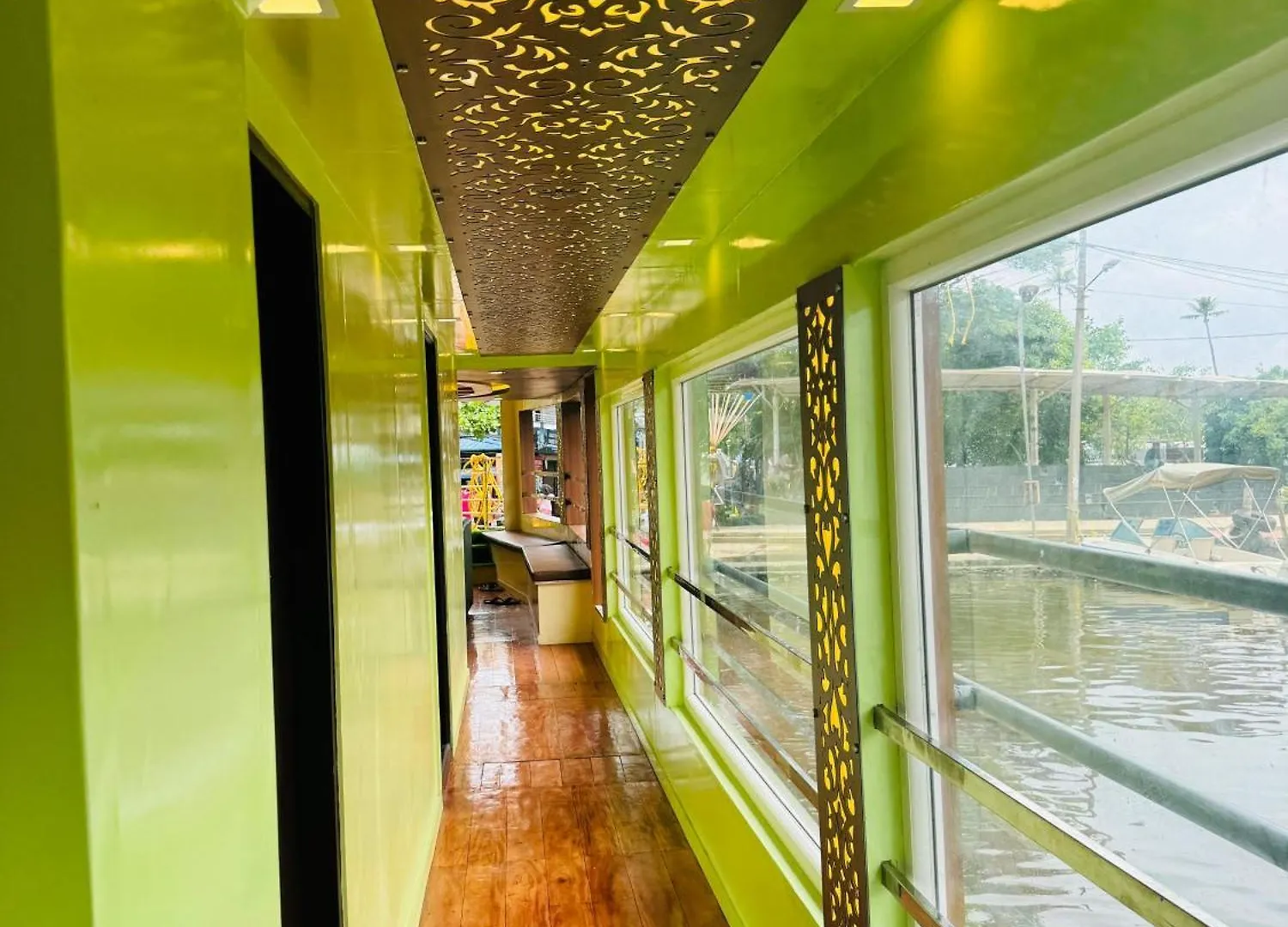 Beach Paradise Day Cruise Houseboat Alappuzha