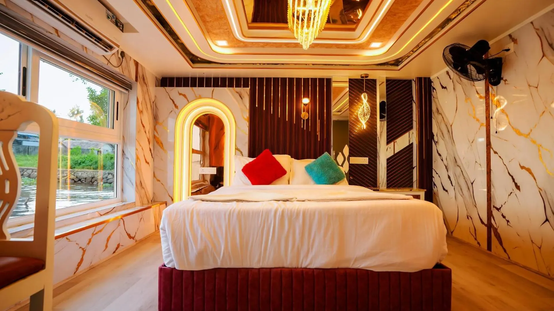 Beach Paradise Day Cruise Houseboat Alappuzha